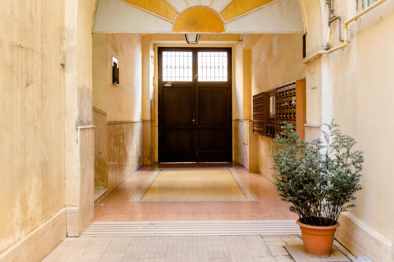 Domina Apartment Colosseum Roma Exterior foto